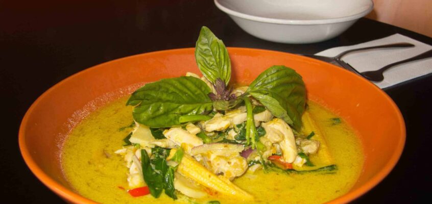 How to make easy Thai green curry with chicken