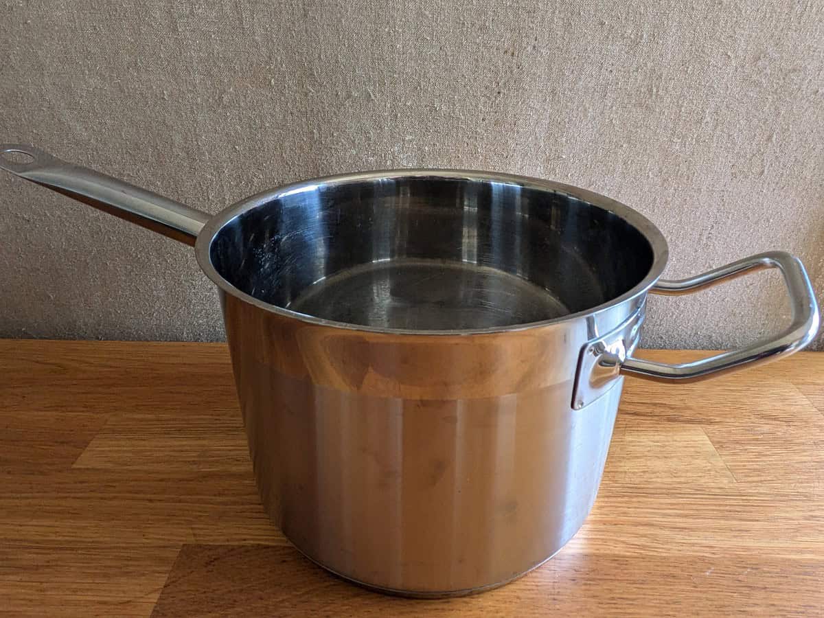 A saucepan used in Thai cookery