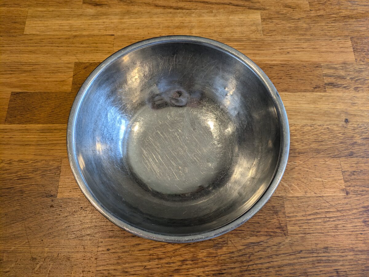 Mixing bowl suitable for soaking tamarind pulp